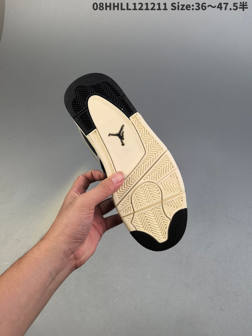 AIR JORDAN 4