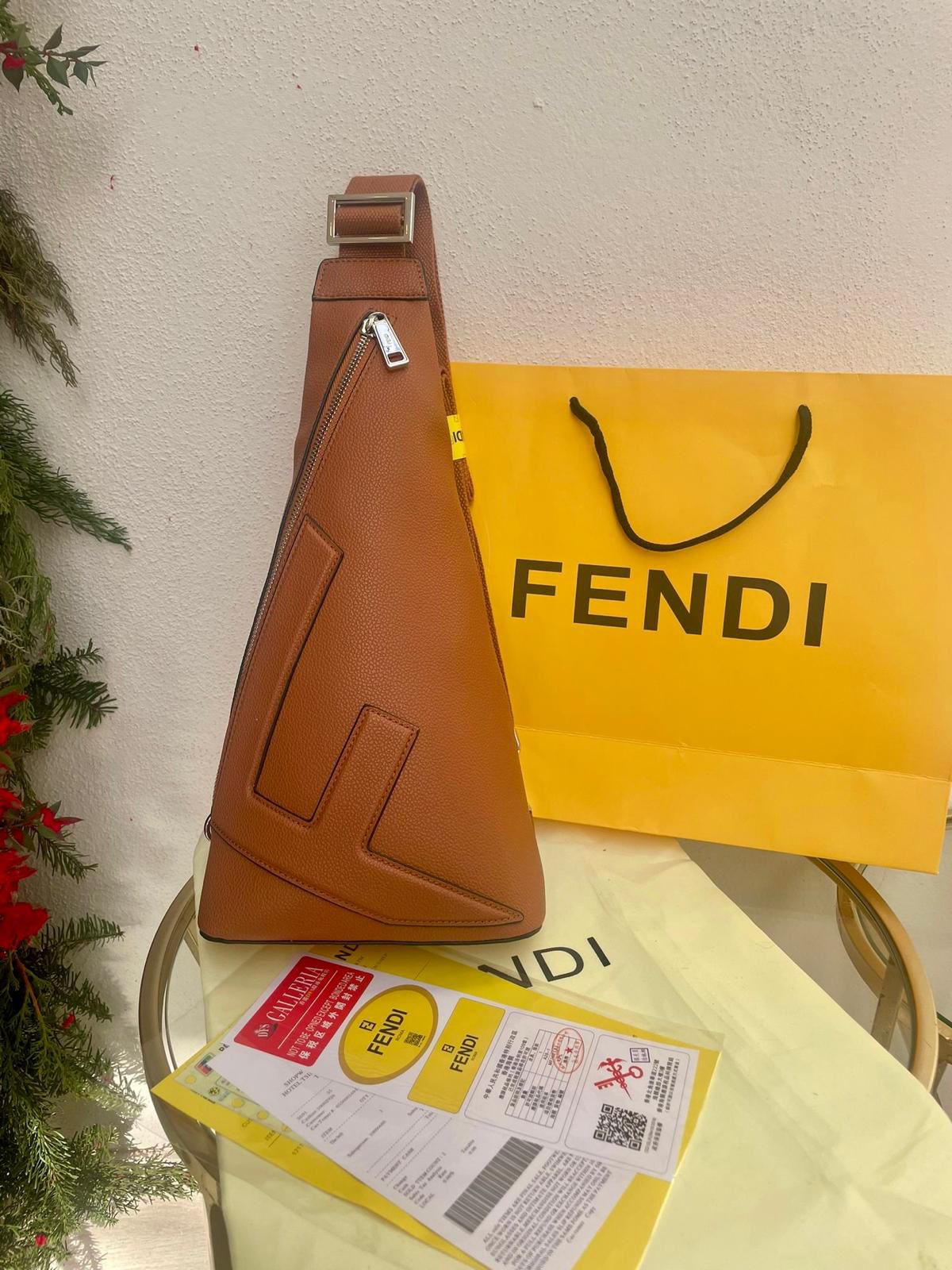 BORSELLO FENDI