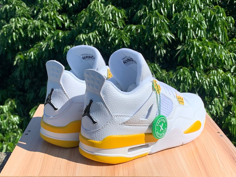 AIR JORDAN 4