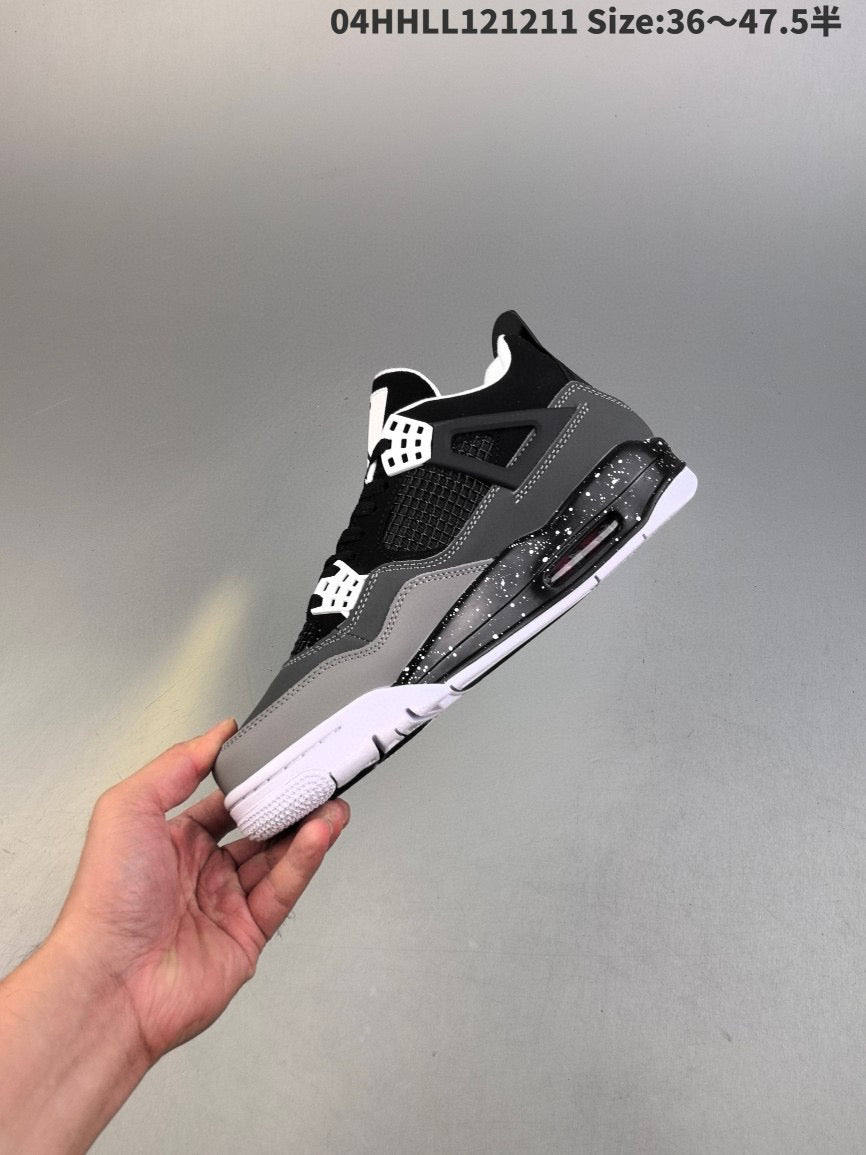 AIR JORDAN 4