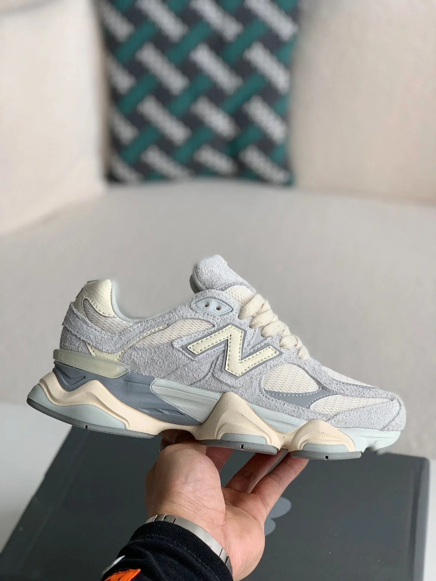 NEW BALANCE