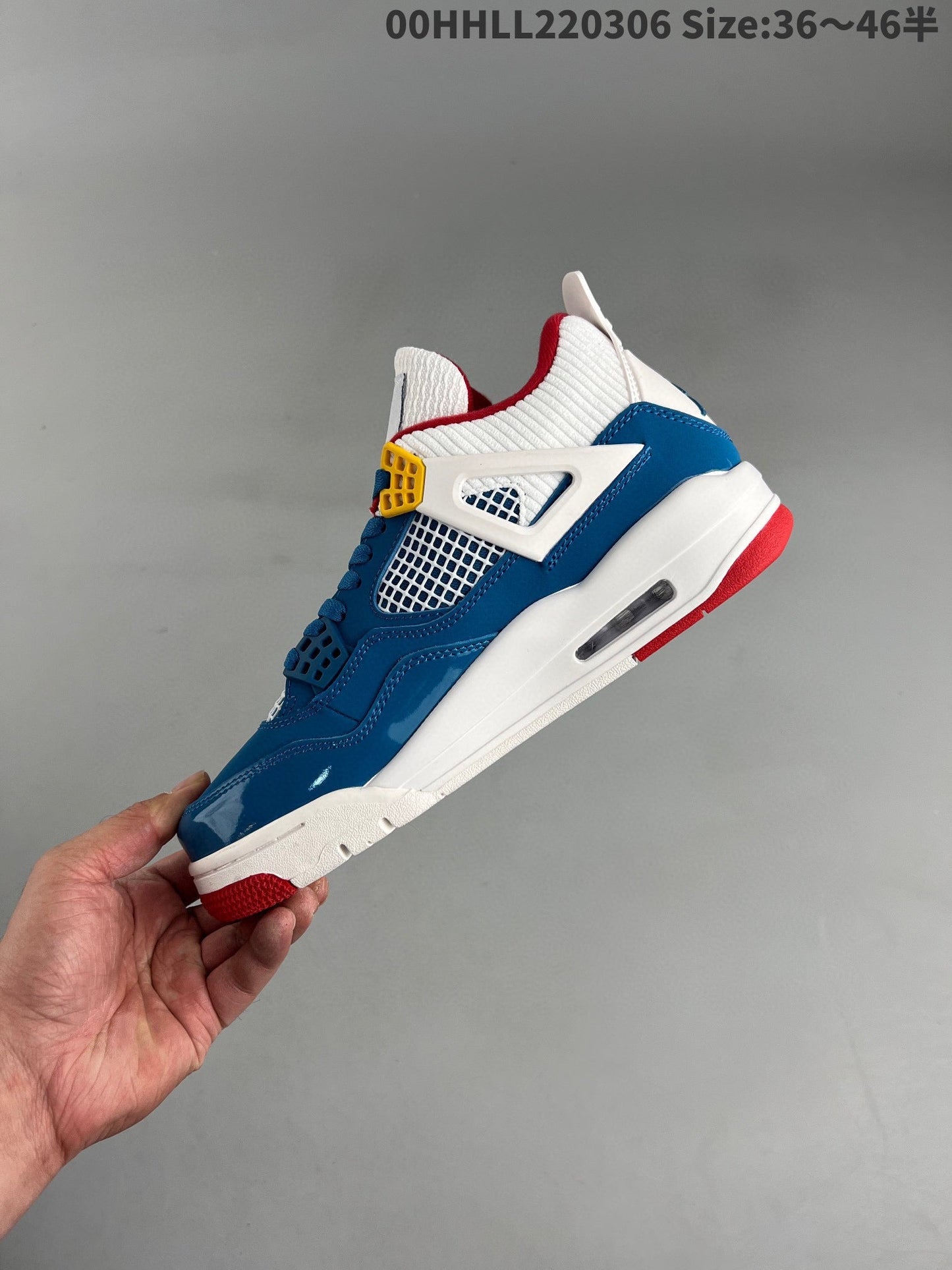 AIR JORDAN 4