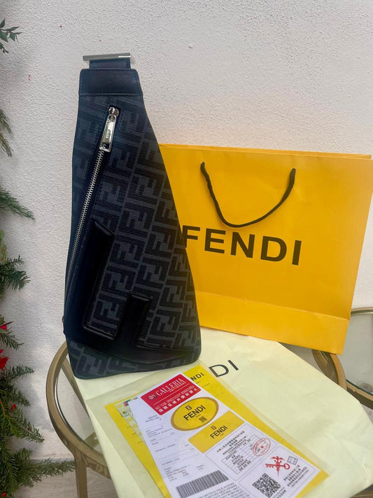 BORSELLO FENDI