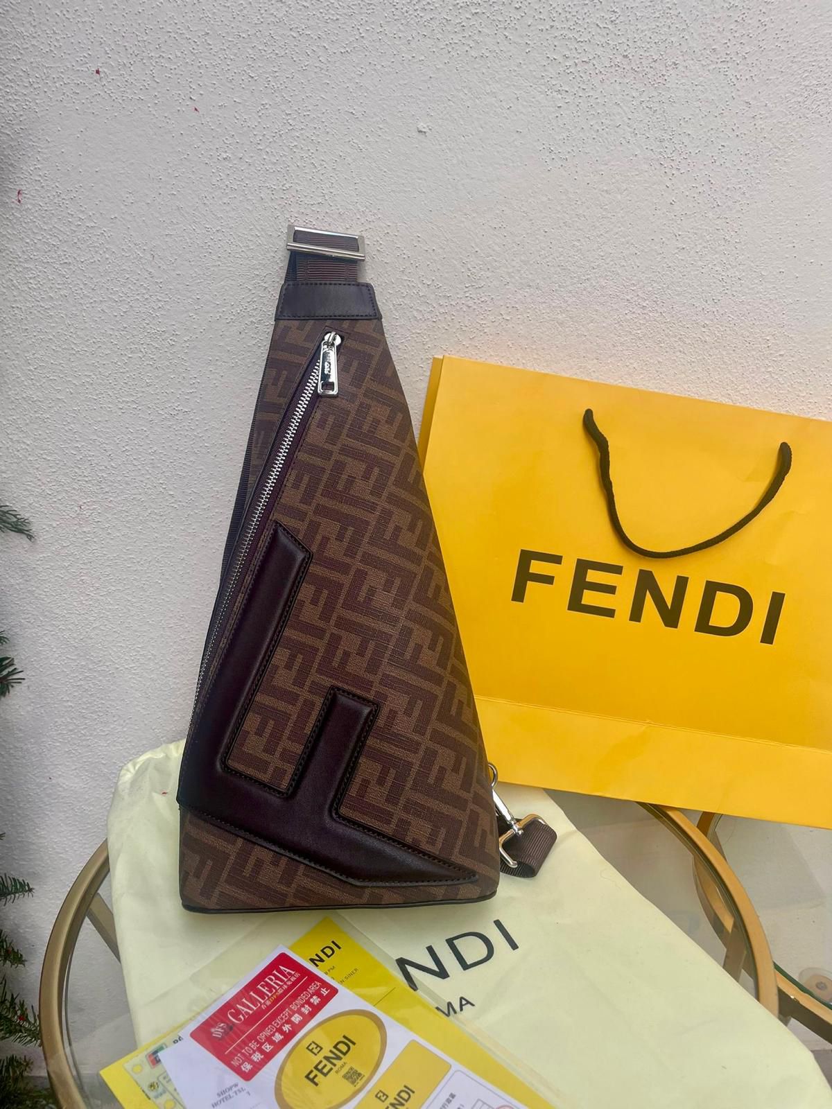 BORSELLO FENDI