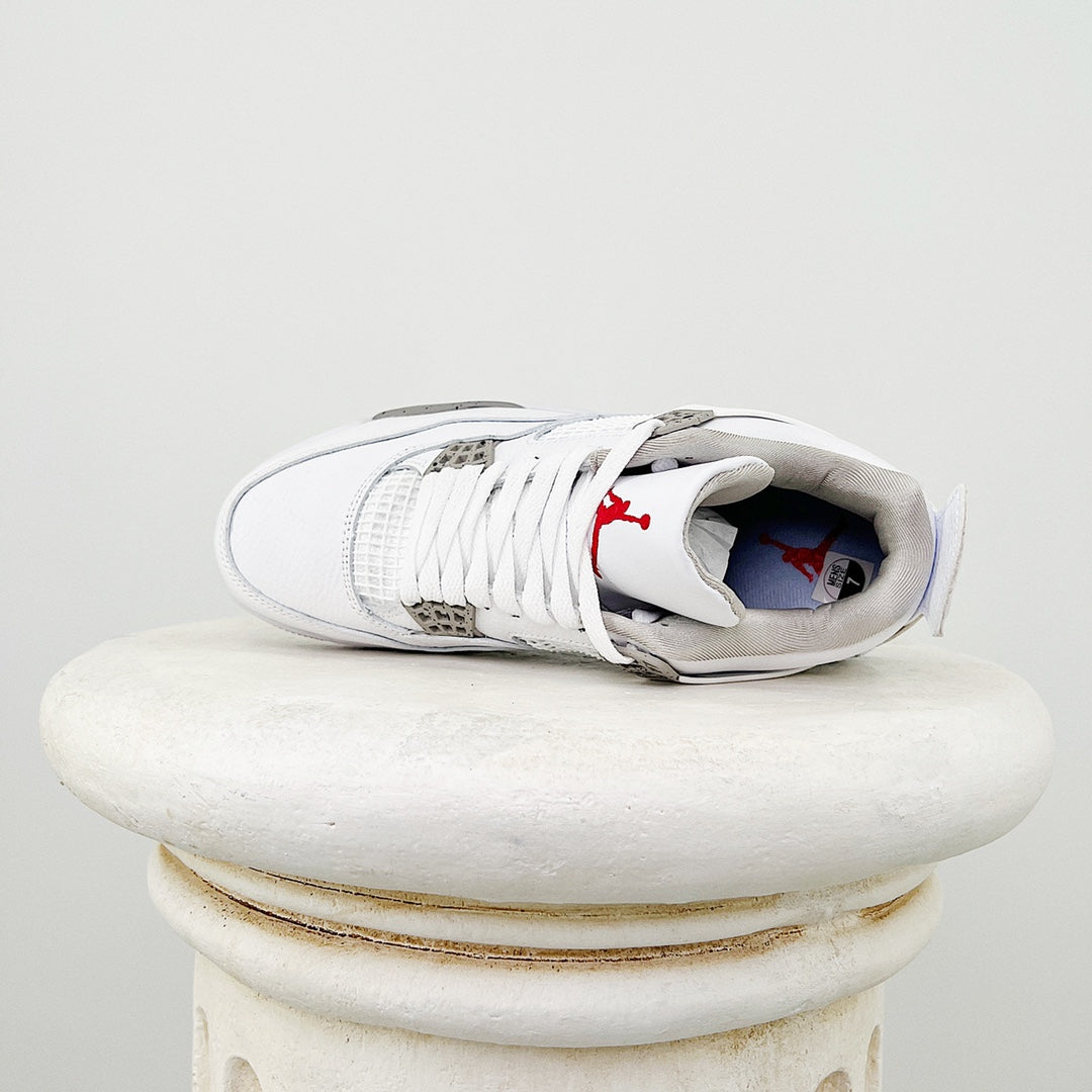 AIR JORDAN 4